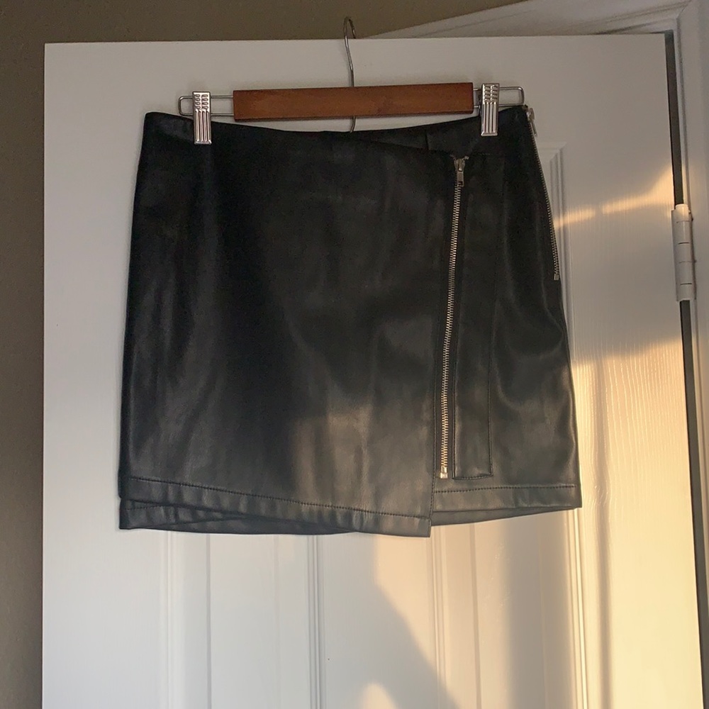 Lulu’s Black Leather mini skirt